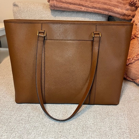 USED ONE TIME- Chocolate Brown Large Michael Kors Shoulder Bag - Picture 3 of 10